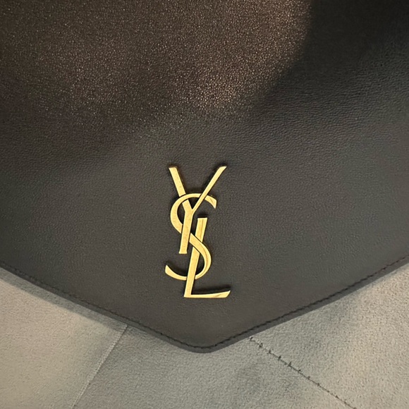 SAINT LAURENT CASSANDRE LEATHER CLUTCH - Picture 2 of 14